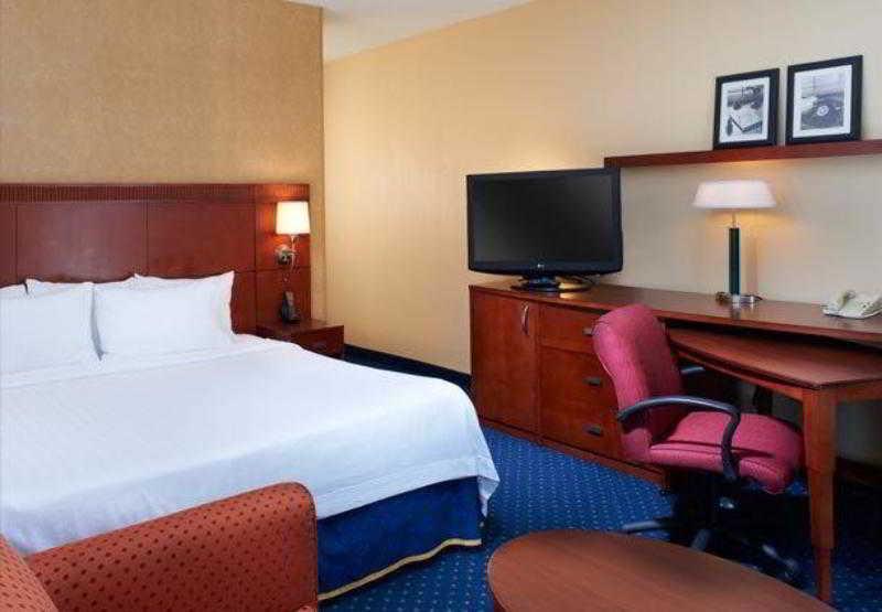 Courtyard By Marriott Minneapolis-St. Paul Airport Mendota Heights Pokoj fotografie